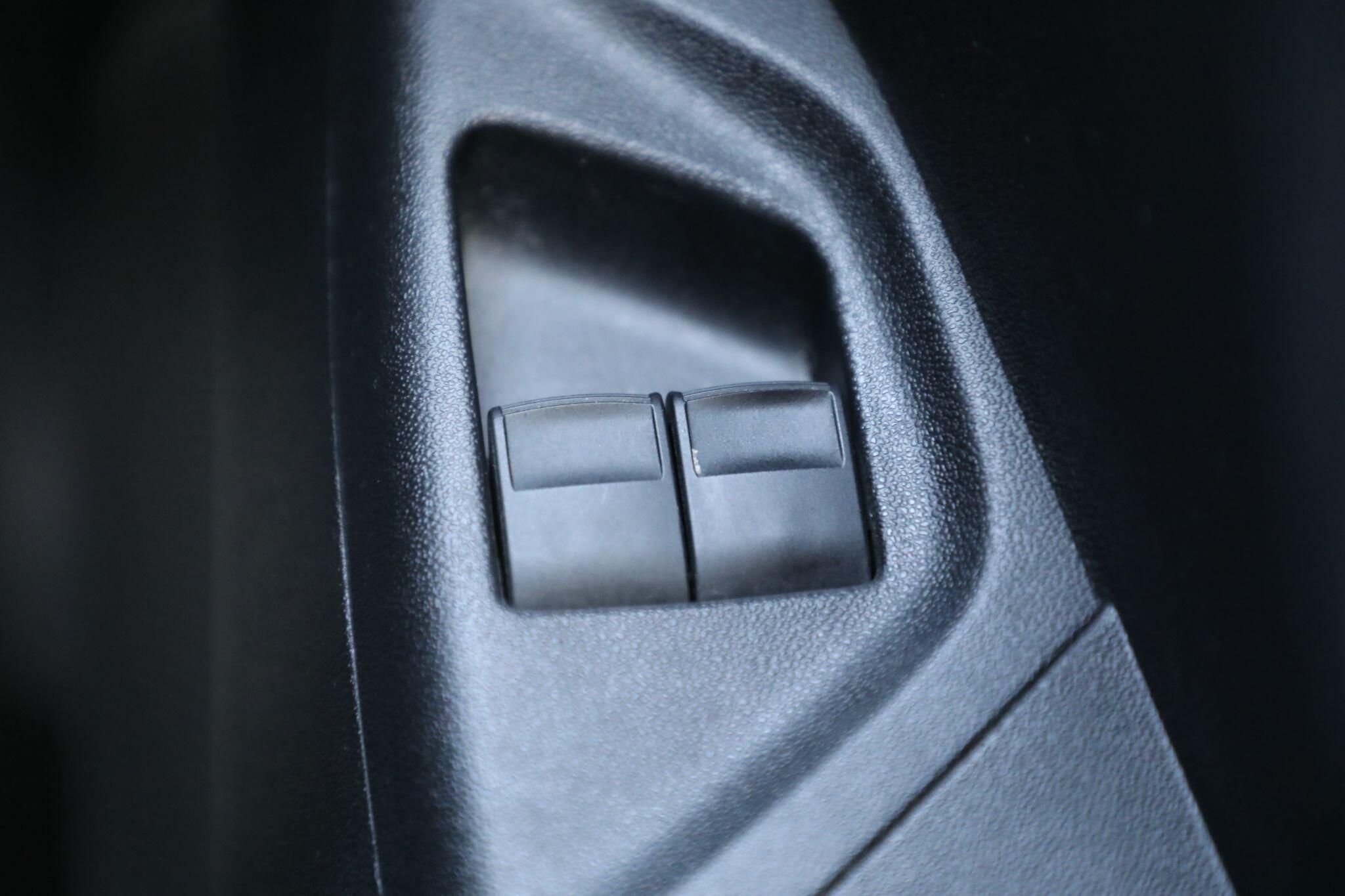 Large vehicle image